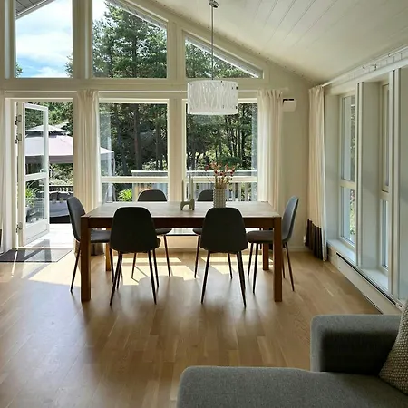 Modern With A Short Walk To The Sea Skjærhollen