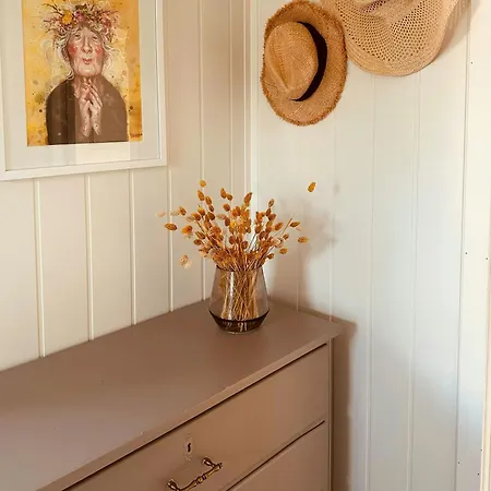 Semesterbostad Modern With A Short Walk To The Sea *