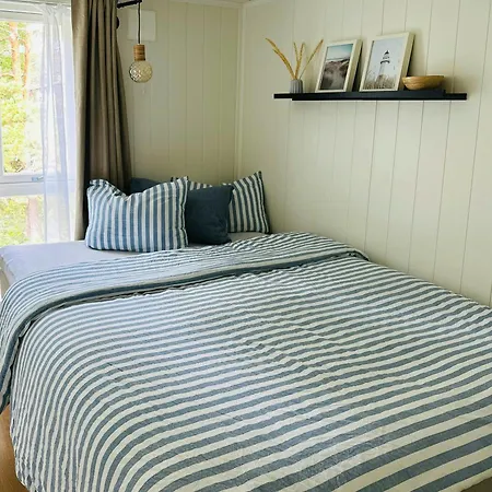 Semesterbostad Modern With A Short Walk To The Sea