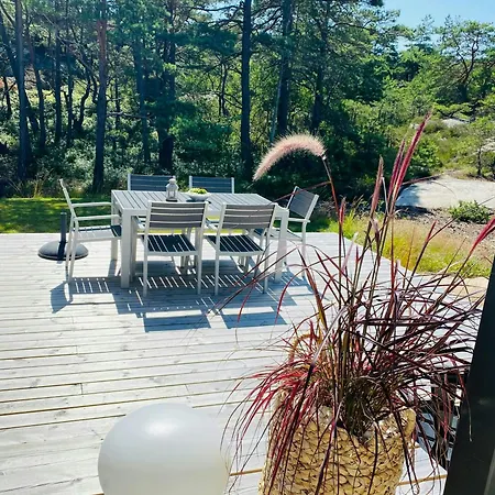 Modern With A Short Walk To The Sea Semesterbostad