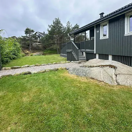 Modern With A Short Walk To The Sea Hébergement de vacances Skjærhollen